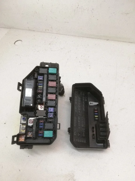 Fuse box set TA0A0810180208