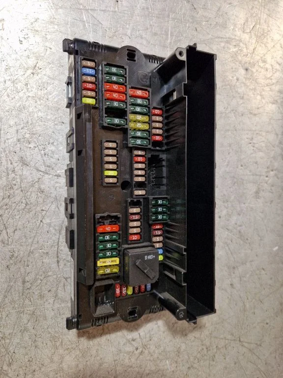Fuse box set 9252815