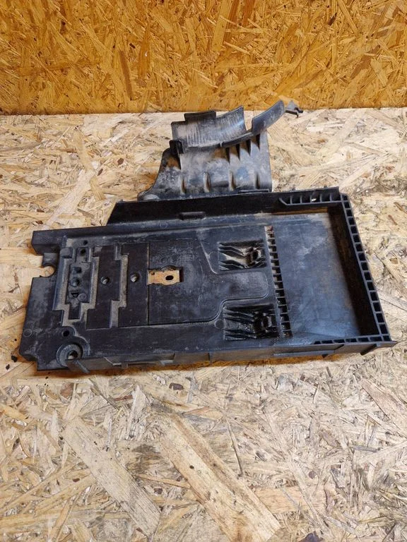 Battery tray – Ford Fusion II (2013-)