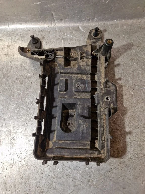 Battery tray 1KM915333