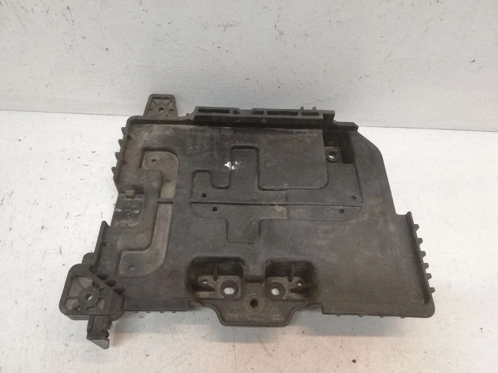 Battery tray – Hyundai i40 (2011-)