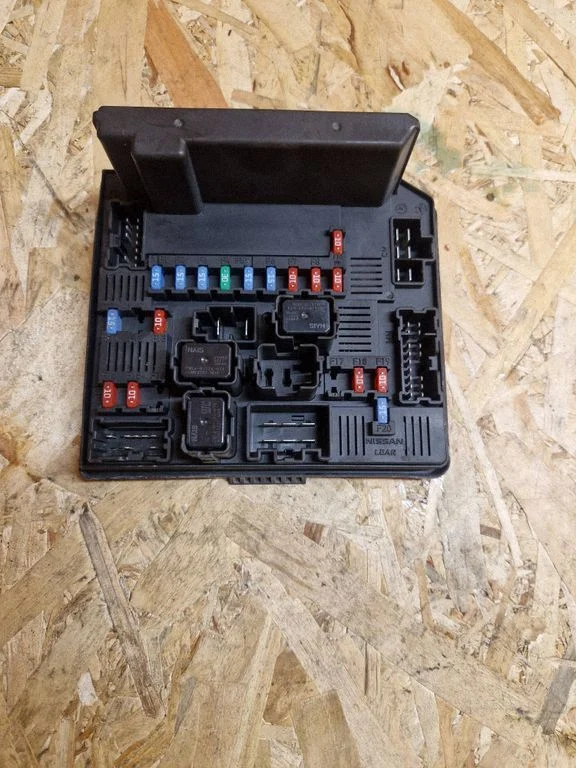Fuse module – Nissan Qashqai (2010-2014)