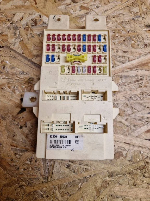 Fuse module 8215035030