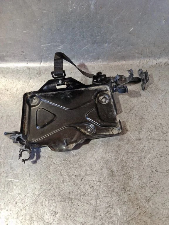 Battery tray