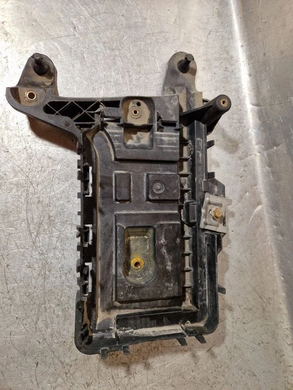 Battery tray – Volkswagen Passat CC (2008-2016)