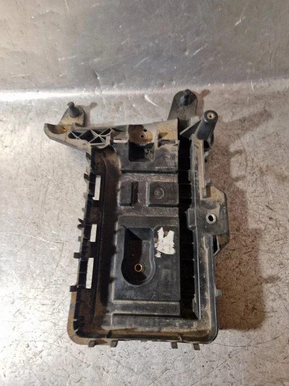 Battery tray – Audi A3 S3 8P (2003-2012)