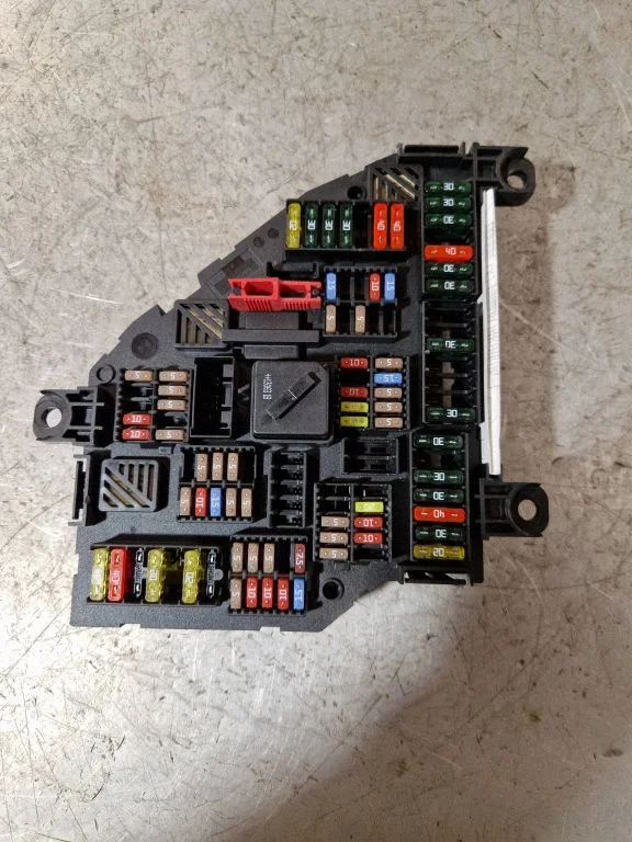 Fuse module – BMW 6 Series F12 F13 (2010-2018)