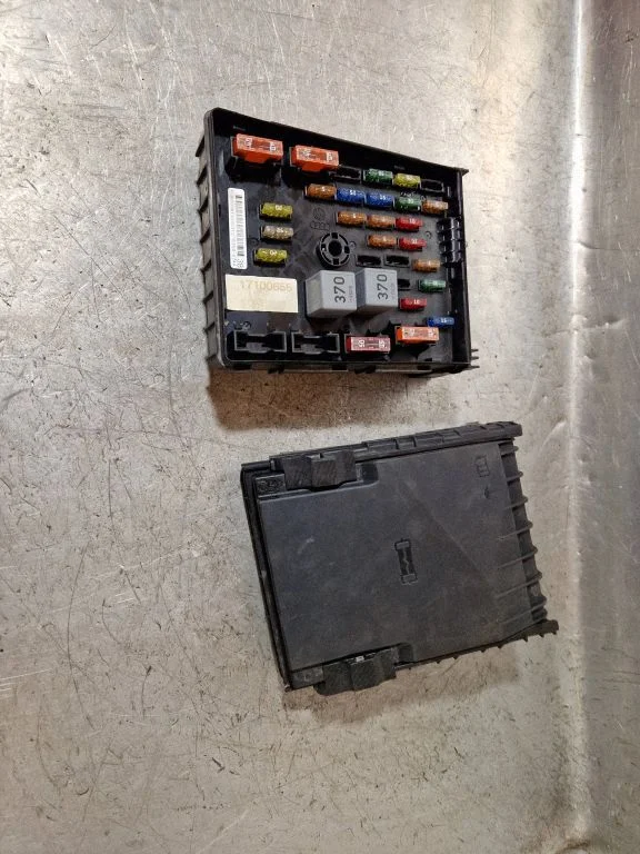 Fuse module – Volkswagen Passat CC (2008-2016)