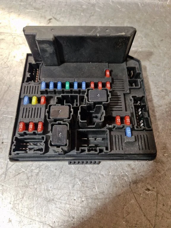 Fuse module – Nissan Qashqai (2010-2014)