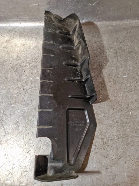 Other engine bay part CC1C10317AA