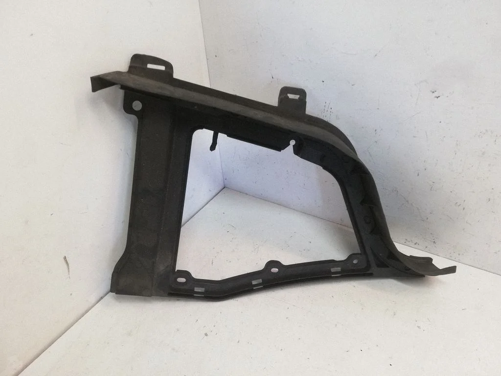 Other engine bay part 648951CA0A