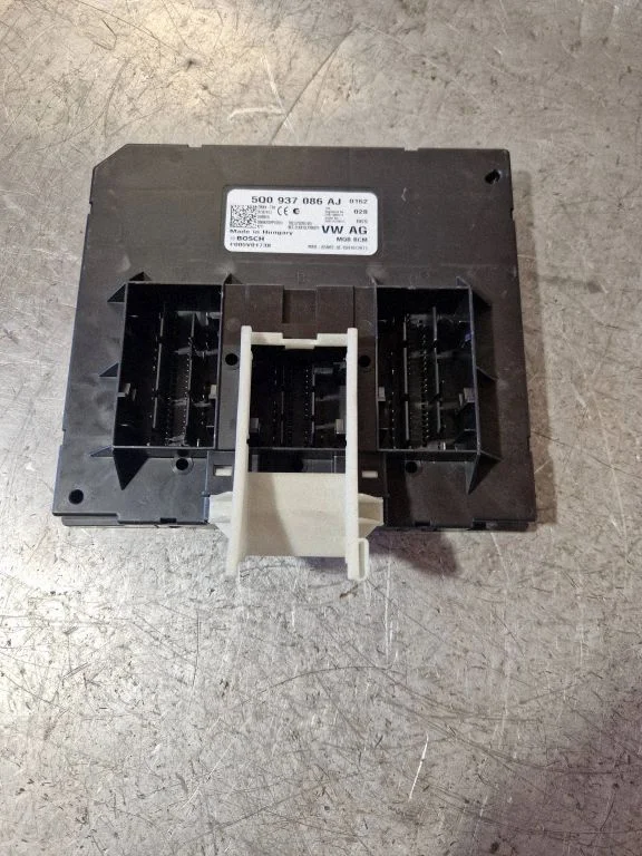 Comfort/convenience module 5Q0937086AJ