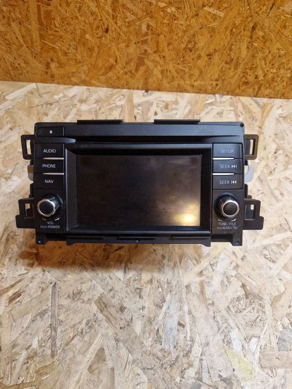 Radio, odtwarzacz CD/DVD, nawigacja GKK966DV0C