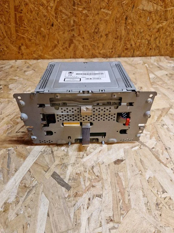 Radio, odtwarzacz CD/DVD, nawigacja 3T0035156G