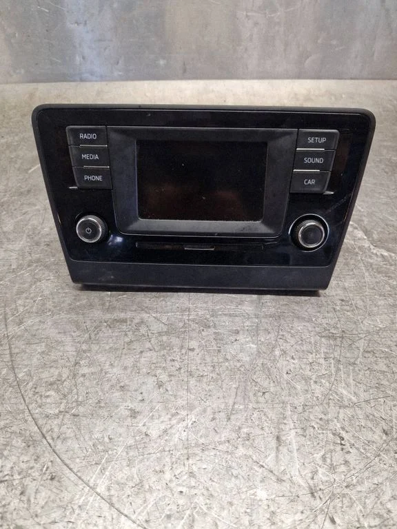 Radio, odtwarzacz CD/DVD, nawigacja 5JA035871A