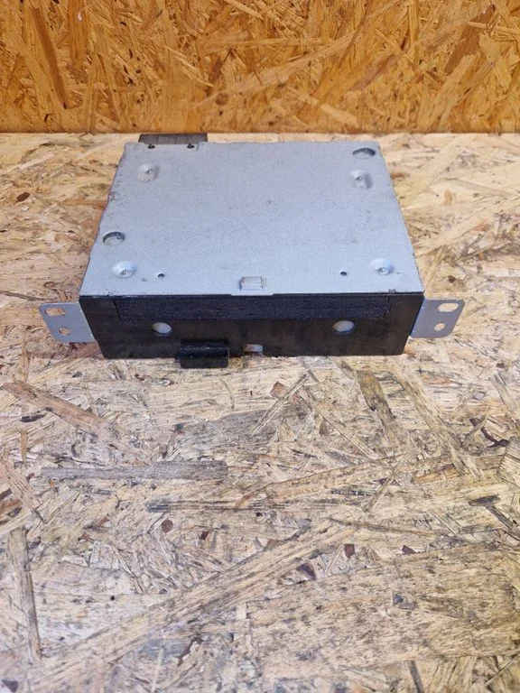 Radio/CD/DVD/GPS head unit – Citroen C4 Grand Picasso (2007-2013)