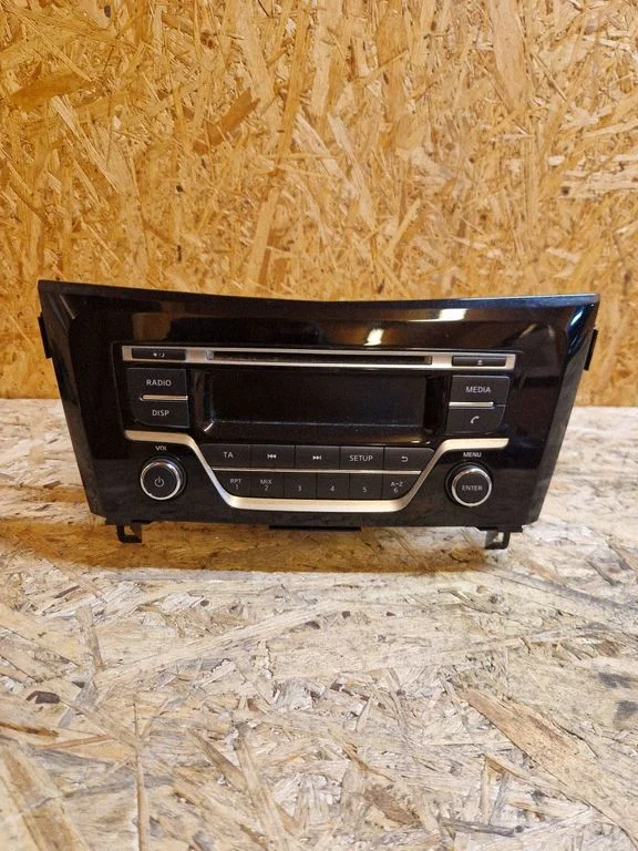Radio, odtwarzacz CD/DVD, nawigacja 28185HV00A