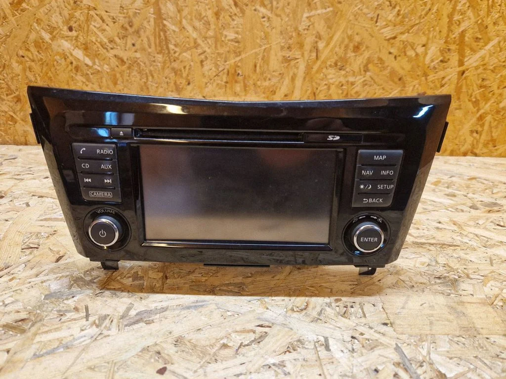 Radio, odtwarzacz CD/DVD, nawigacja 259154ET2A