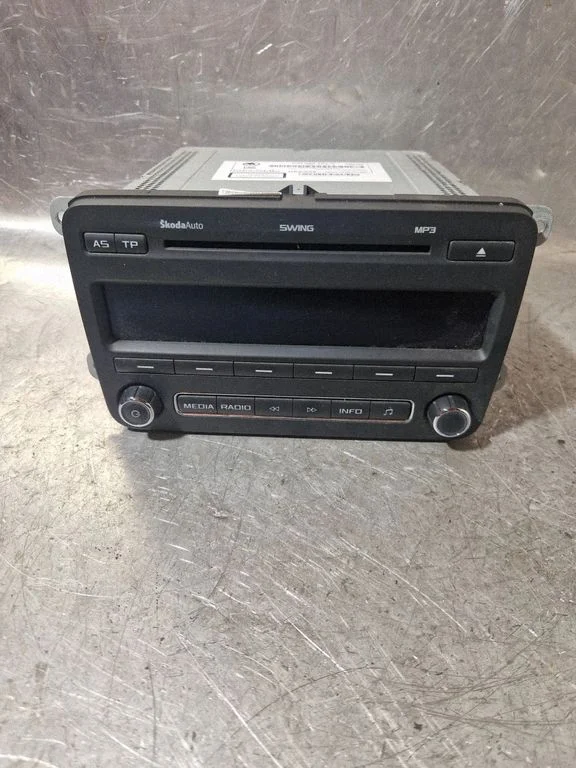 Radio, odtwarzacz CD/DVD, nawigacja 5J0035161C