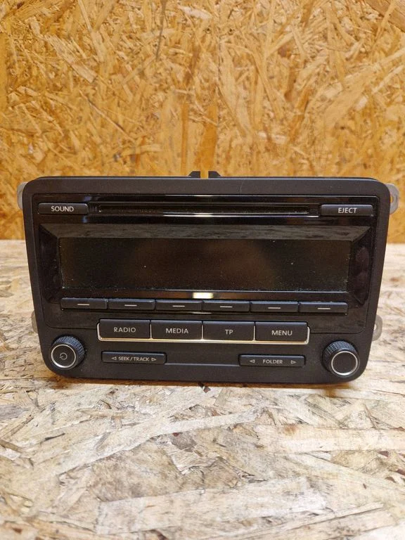 Radio/CD/DVD/GPS head unit – Volkswagen Jetta VI (2011-2018)