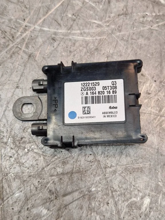 Aerial antenna amplifier – Mercedes-Benz ML-Class W164 (2005-2011)