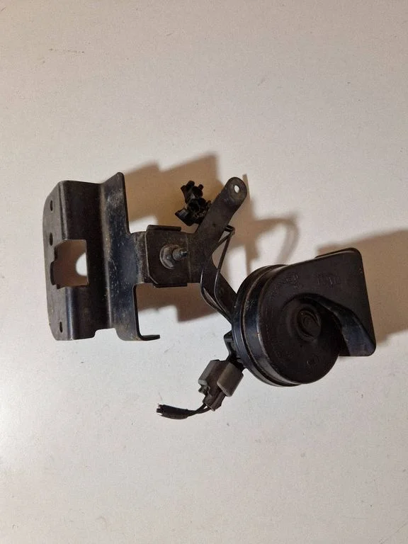 Horn signal A046522