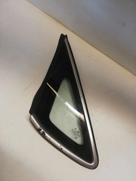 Rear side window 43R00107