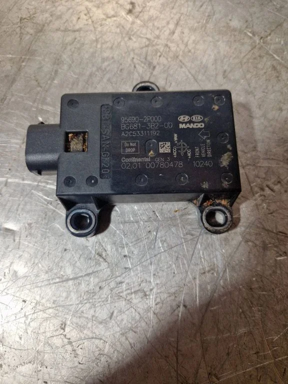 ESP acceleration yaw rate sensor 956902P000
