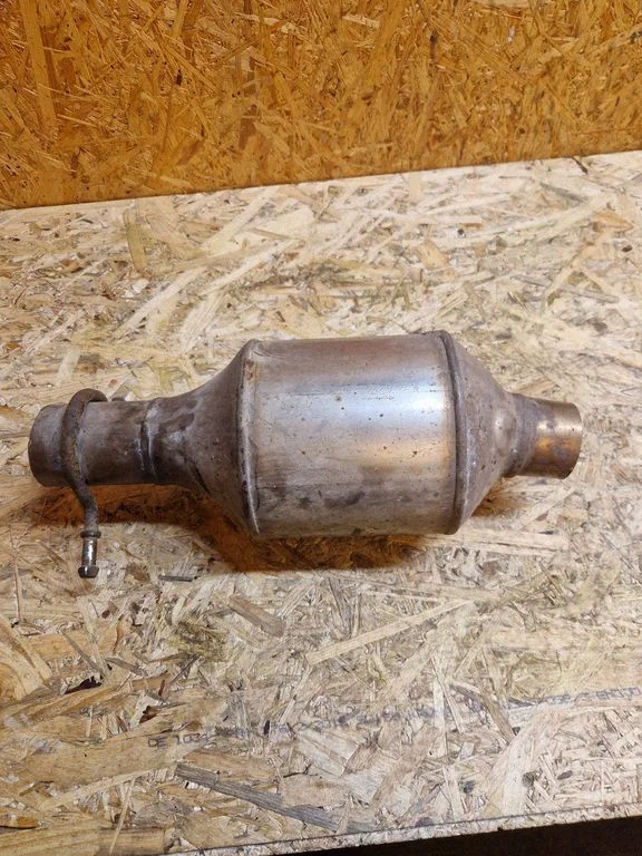 Katalüsaator/ FAP/DPF tahkete osakeste filter – Ford E-Transit (2020-)