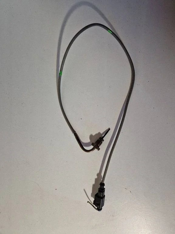 Exhaust gas temperature sensor – Volkswagen e-Golf (2014-)
