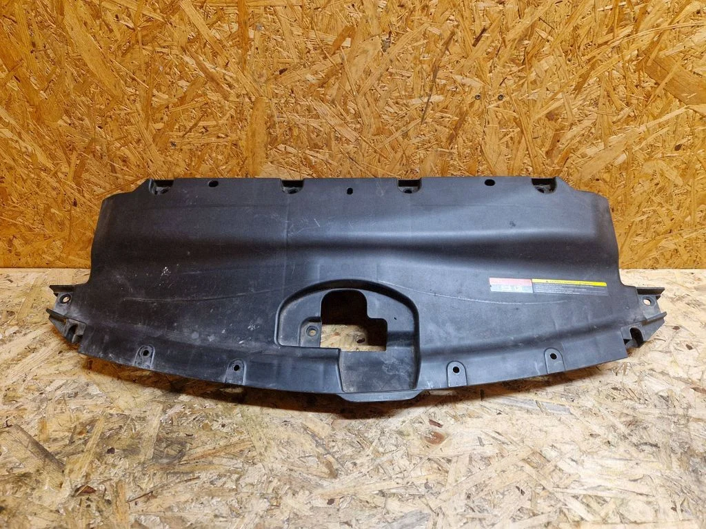 Top upper radiator support slam panel F82000A98000