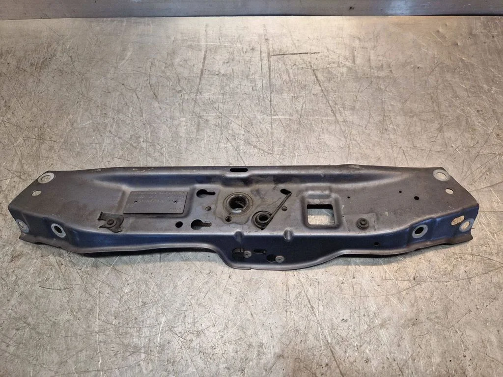 Radiaatori tugipaneeli ülaosa – Opel Zafira B (2005-2014)