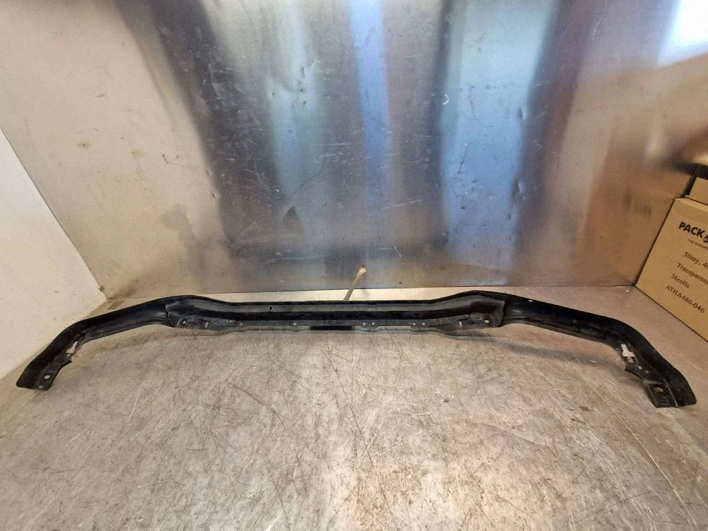 Radiatoru paneļa augšējā daļa