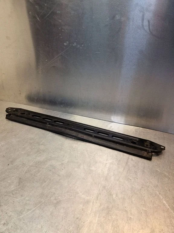 Bottom radiator support slam panel – Volvo XC60 (2009-2013)
