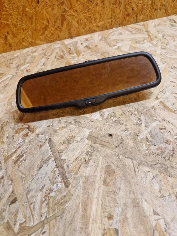 Rear view mirror (interior) E11026654