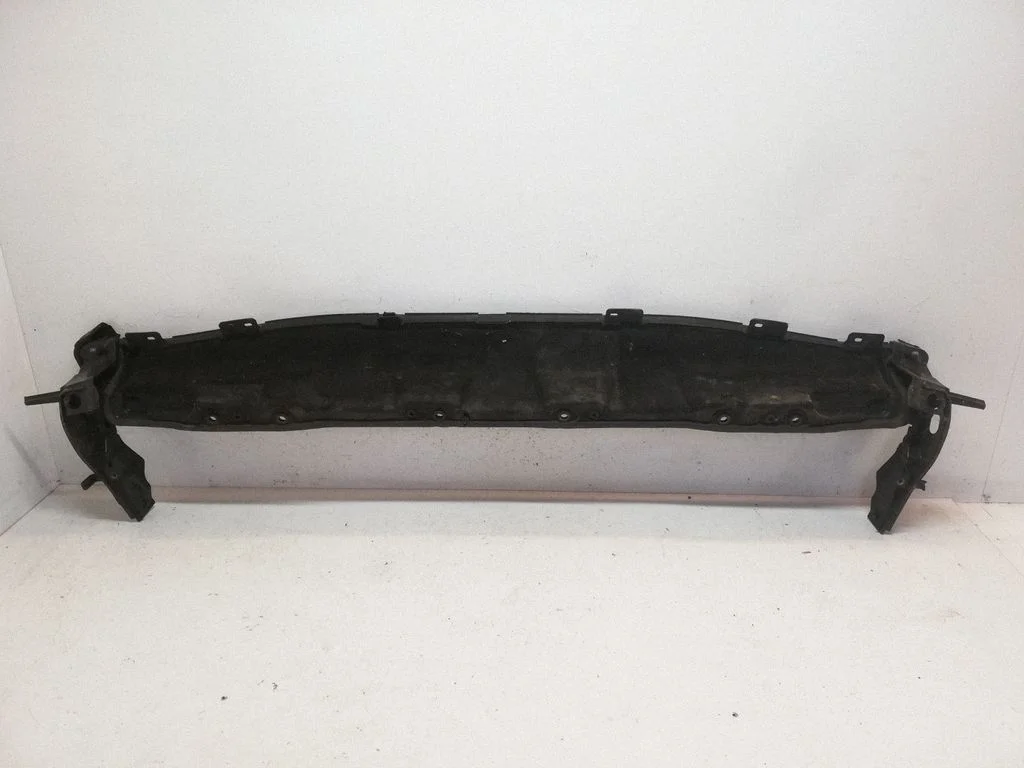 Heat shield in engine bay 668100004R