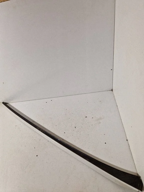 Windshield trim 861323Z000