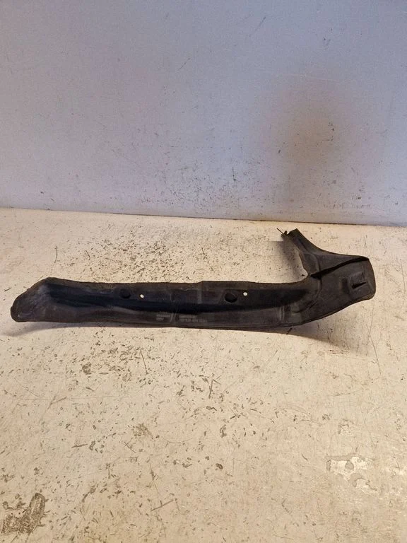 Fender end trim 8T0821112
