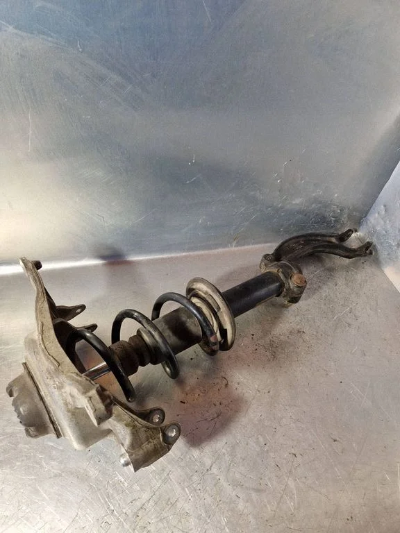 Amortyzator przedni ze sprężyną 8T0413031AF