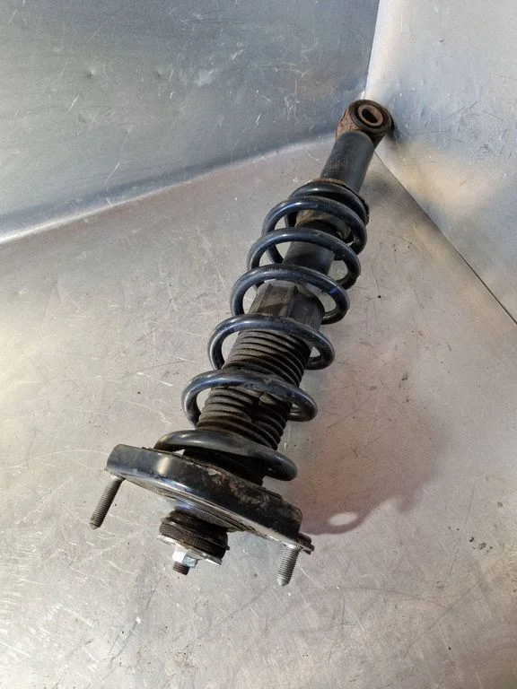 Rear shock absorber with coil spring – Toyota Corolla Verso E121 (2004-2007)