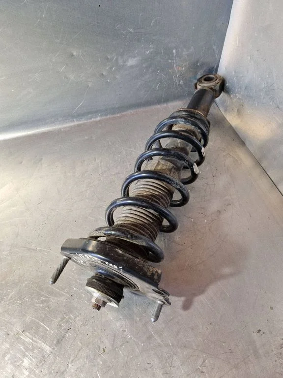 Rear shock absorber with coil spring – Toyota Corolla Verso E121 (2004-2007)