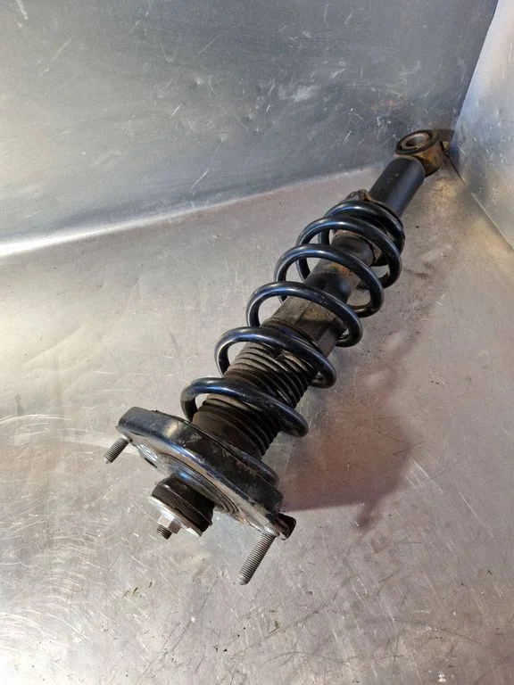 Rear shock absorber with coil spring – Toyota Corolla Verso E121 (2004-2007)