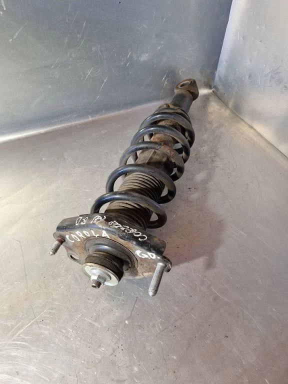 Rear shock absorber with coil spring – Toyota Corolla Verso AR10 (2004-2009)