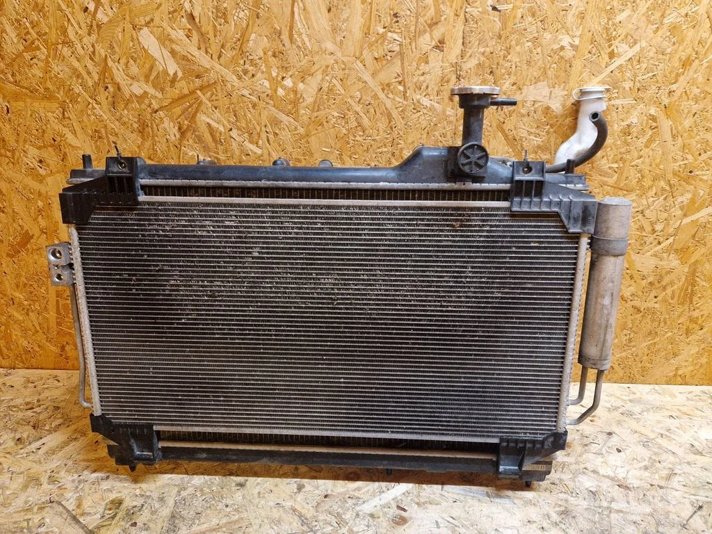 Radiatoru komplekts – Mitsubishi Outlander (2013-2021)