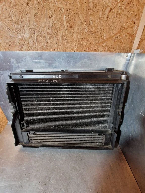 Radiaatorite komplekt – BMW 5-seeria E60 E61 (2004-2010)