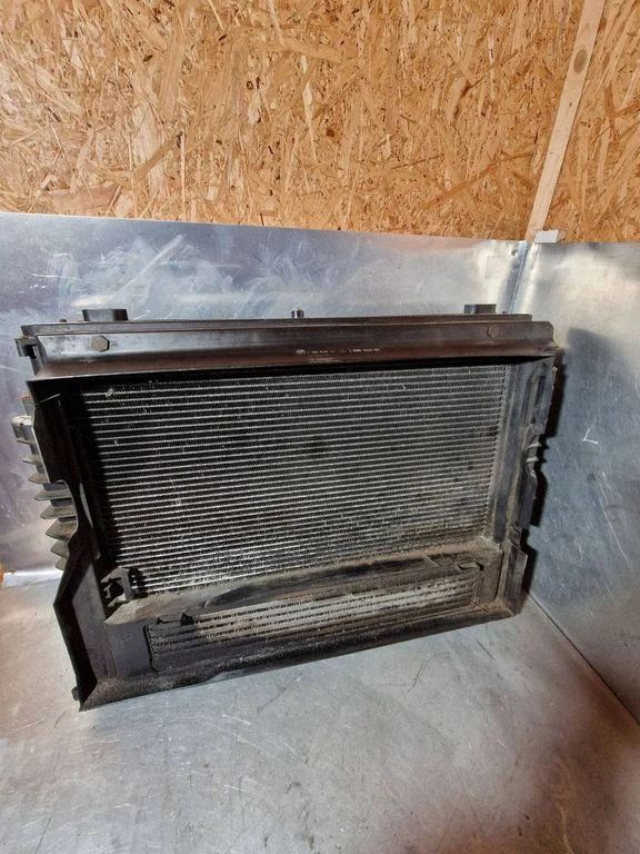 Radiaatorite komplekt – BMW 5-seeria E60 E61 (2004-2010)