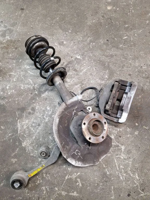 Esivedrustuse komplekt – BMW 5-seeria E60 E61 (2004-2010)