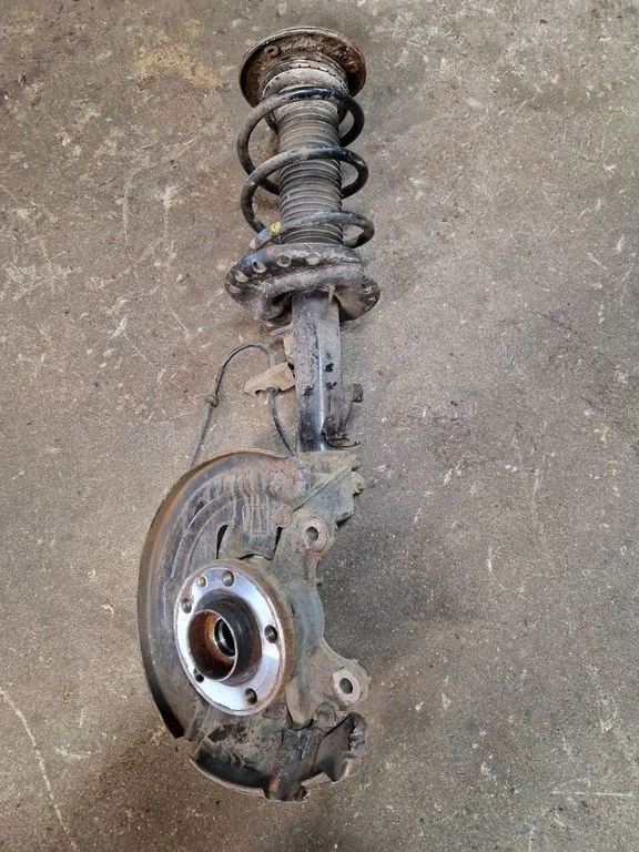 Esivedrustuse komplekt – Volvo V60 (2013-2018)