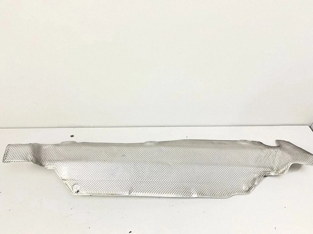 Heat shield in engine bay – BMW X7 G07 (2018-)