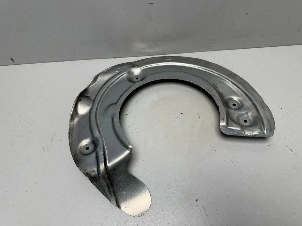 Front brake disc dust cover plate – BMW X7 G07 (2018-)